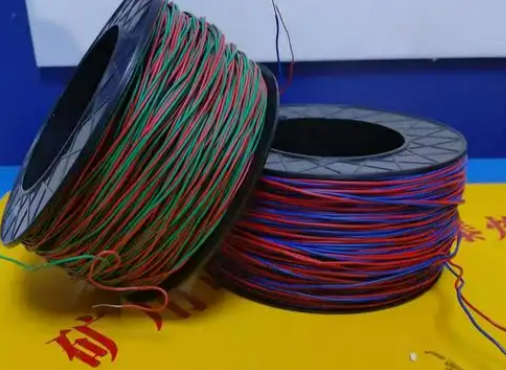 细河放炮线的主要材质有哪些？不同材质的适用场景有何区别？