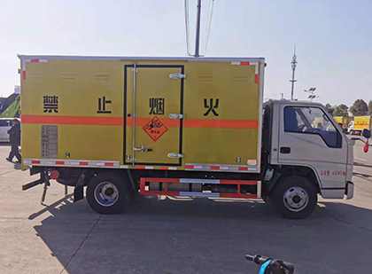 细河爆破器材运输车工人安全操作规范与智能技术保障